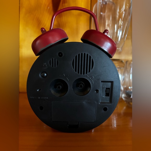 Rustic red clock - Picture 3 of 3